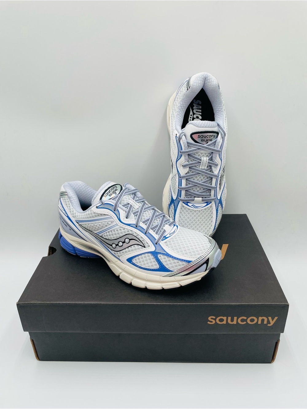 Saucony Pro Grid Guide 7 Athletic Womens Shoes